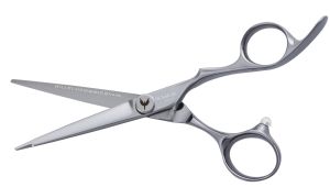 Tijera de peluquería profesional Signature by HH Simonsen Core Passion 5.8, hojas abiertas